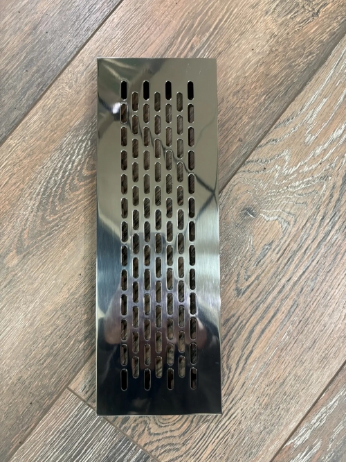 Вентиляционная решетка из полированной нержавеющей стали NR 10 300х100